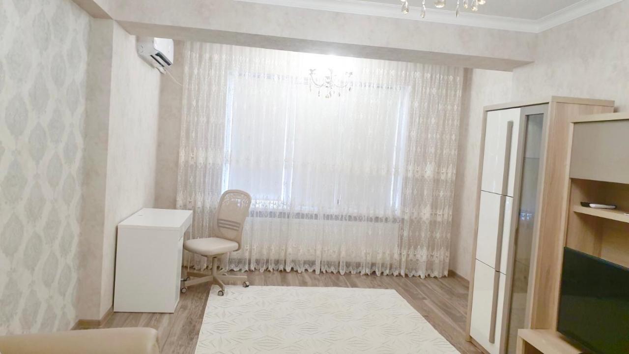 Center Apartment On Albisoara Street Chisinau Ngoại thất bức ảnh