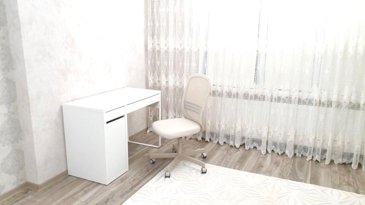 Center Apartment On Albisoara Street Chisinau Ngoại thất bức ảnh