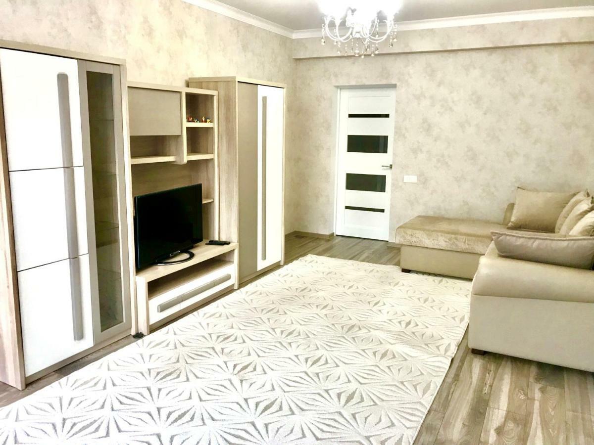 Center Apartment On Albisoara Street Chisinau Ngoại thất bức ảnh