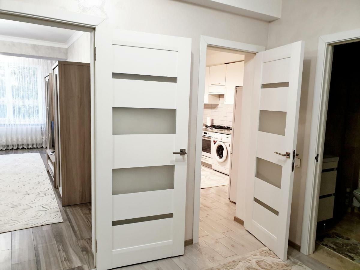 Center Apartment On Albisoara Street Chisinau Ngoại thất bức ảnh